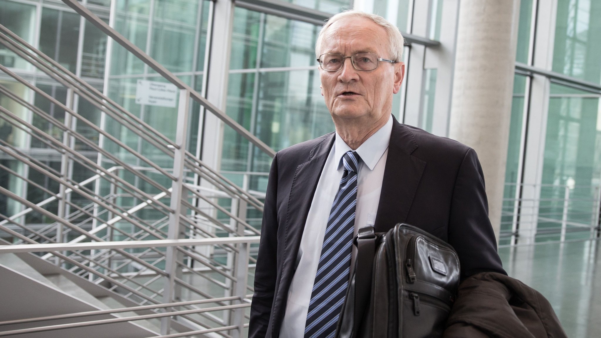 Verdacht auf Spionage: Ex-BND-Präsident Hanning festgenommen