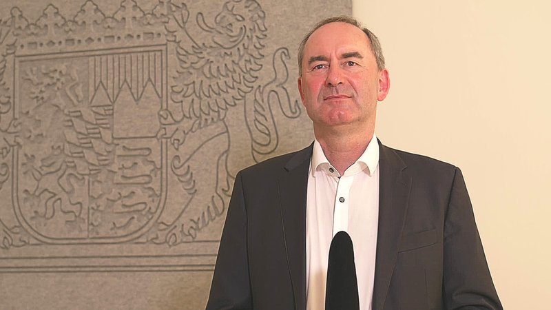 Hubert Aiwanger (FW) beim Interview | Bild: BR Hubert Aiwanger (FW) beim Interview