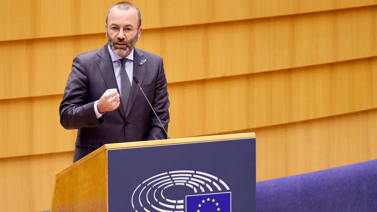 Manfred Weber im Plenarsaal des Europäischen Parlaments in Brüssel 