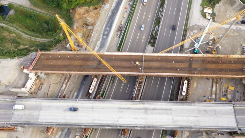 Marode Brücken, kaputte Straßen: Auf deutschen Verkehrswegen gibt es viel Sanierungsbedarf.