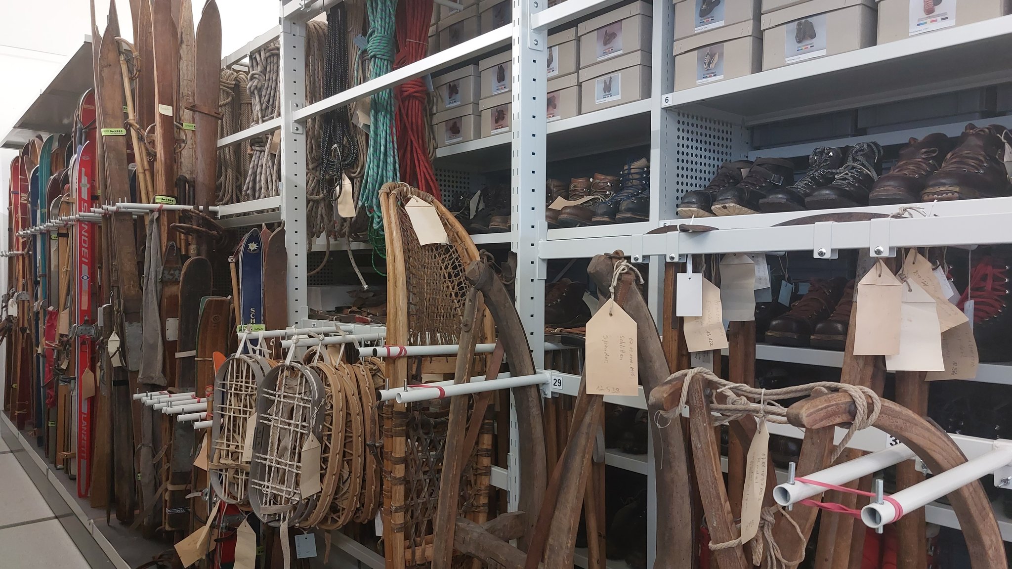 Blick ins Depot: Das Alpine Museum in München erforscht und erzählt die Geschichte des Bergsports