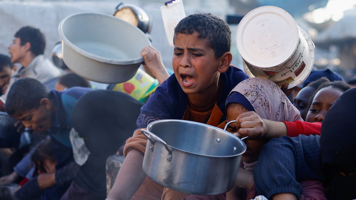 Kinder in Rafah bei der Essensausgabe (13.03.2024)