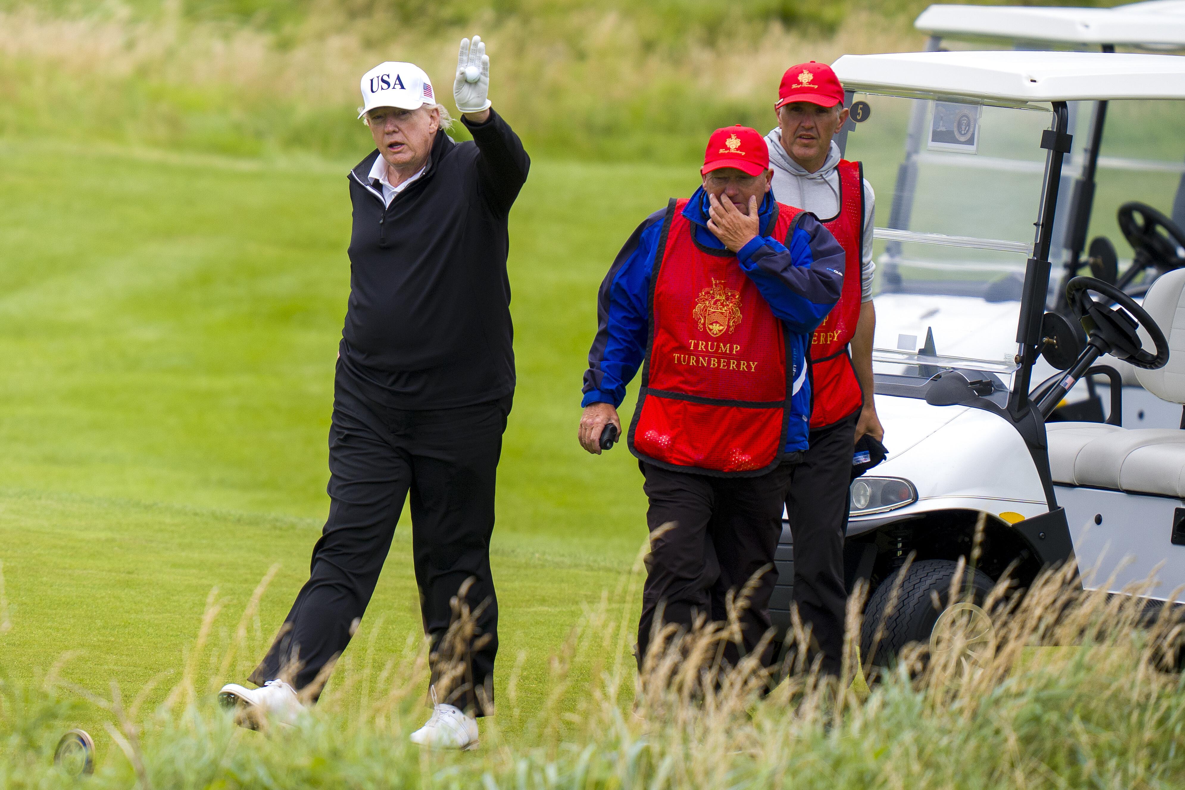 US-Präsident Trump am Sonntag auf seinem schottischen Golfplatz.