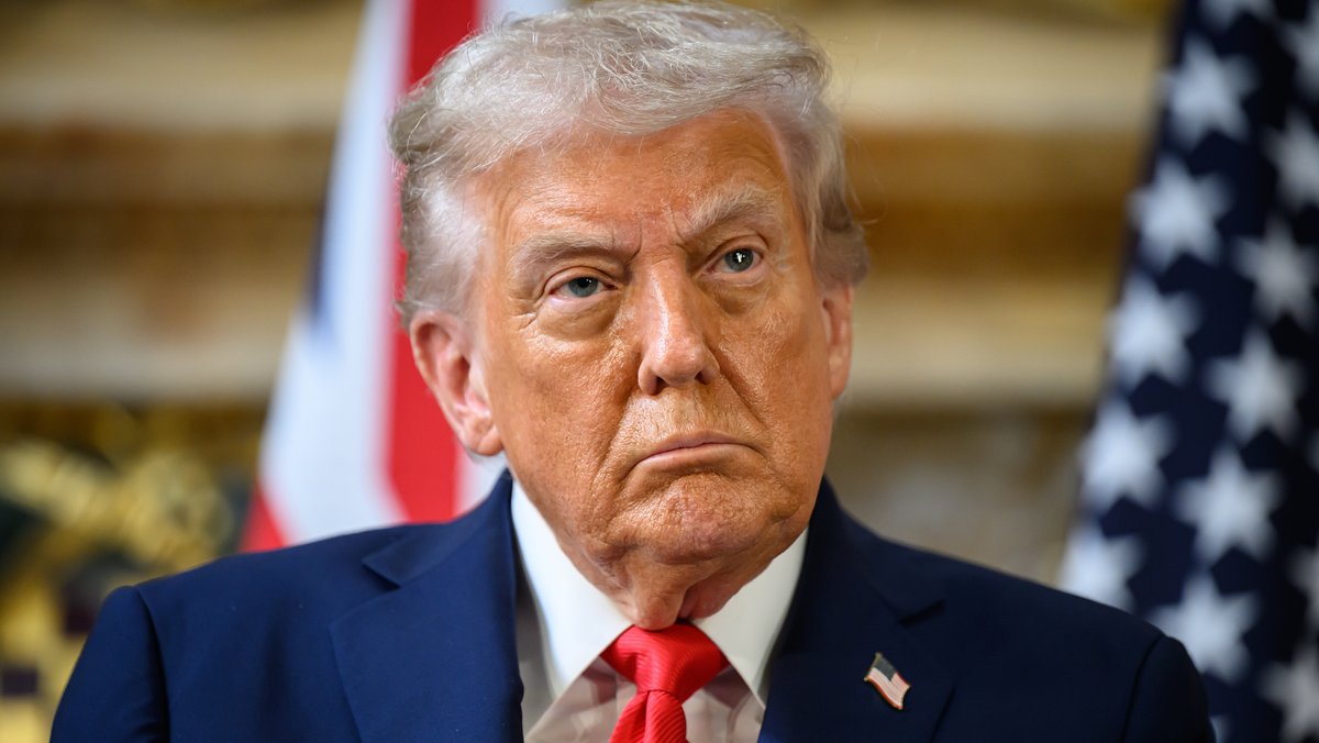 Regel Nr.1: Kontrolliere die Medien – Trump auf Orbans Spuren