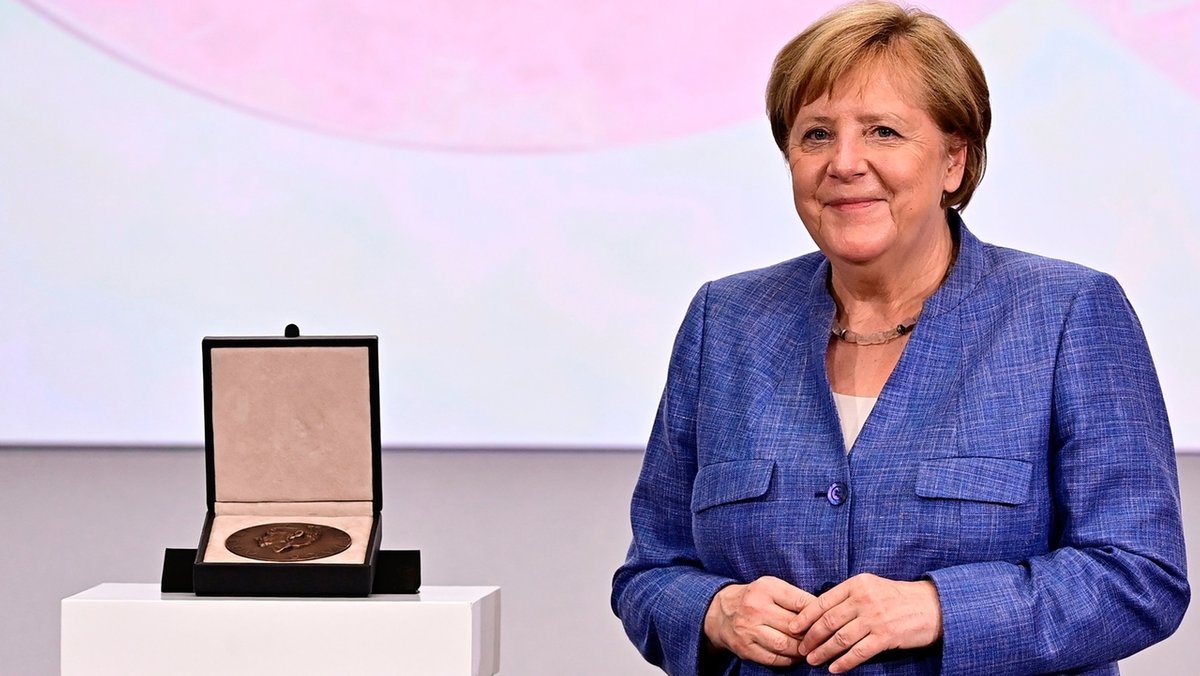 Verleihung der Harnack-Medaille an Bundeskanzlerin Merkel