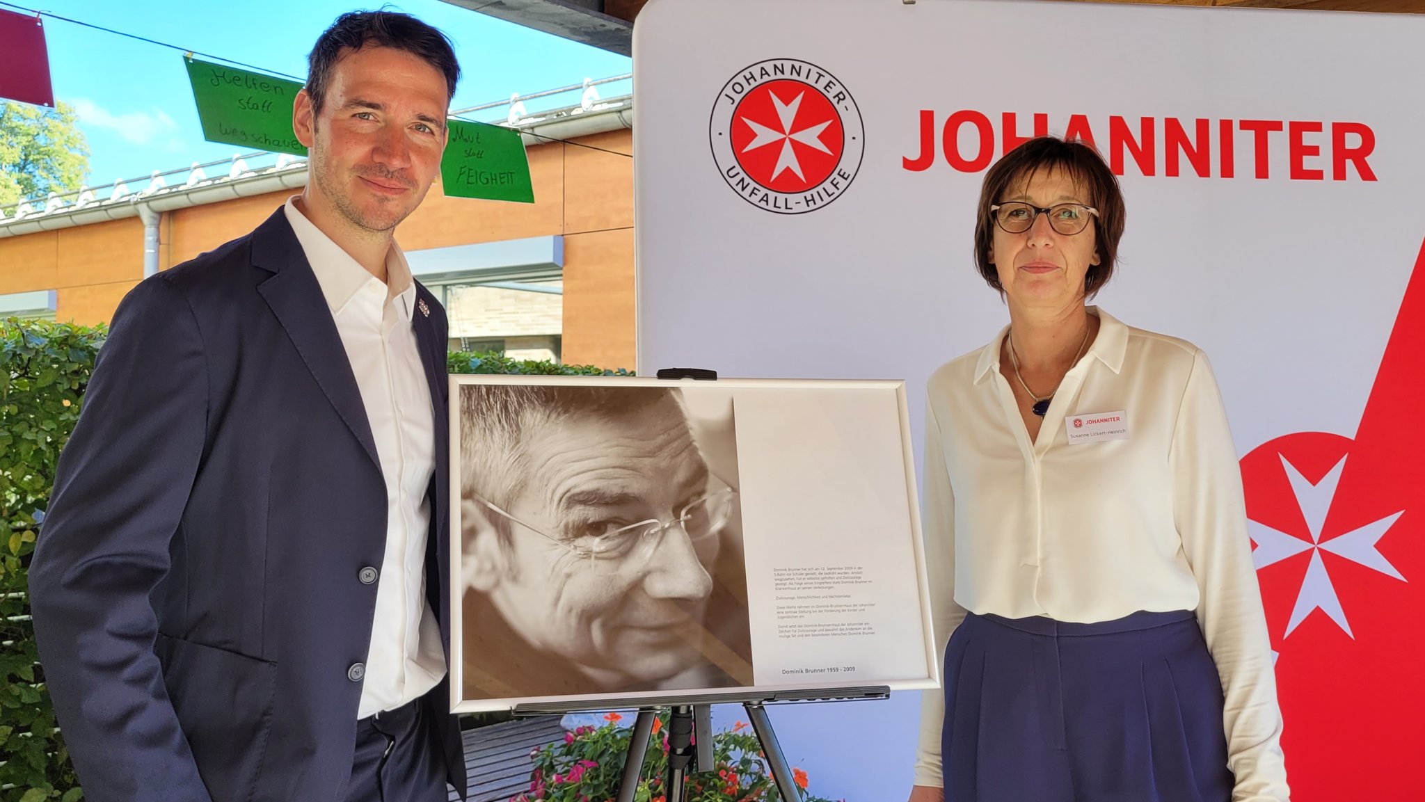 Gedenkfeier zum 15. Todestag mit Felix Neureuther und Susanne Lickert-Heinrich vom Vorstand der Johanniter-Unfallhilfe München