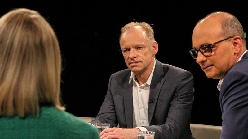 v.l.n.r Prof. Clemens Fuest, Präsident des ifo Instituts, Moderator Christian Nitsche | Bild: Cosima Weiske/BR v.l.n.r Prof. Clemens Fuest, Präsident des ifo Instituts, Moderator Christian Nitsche