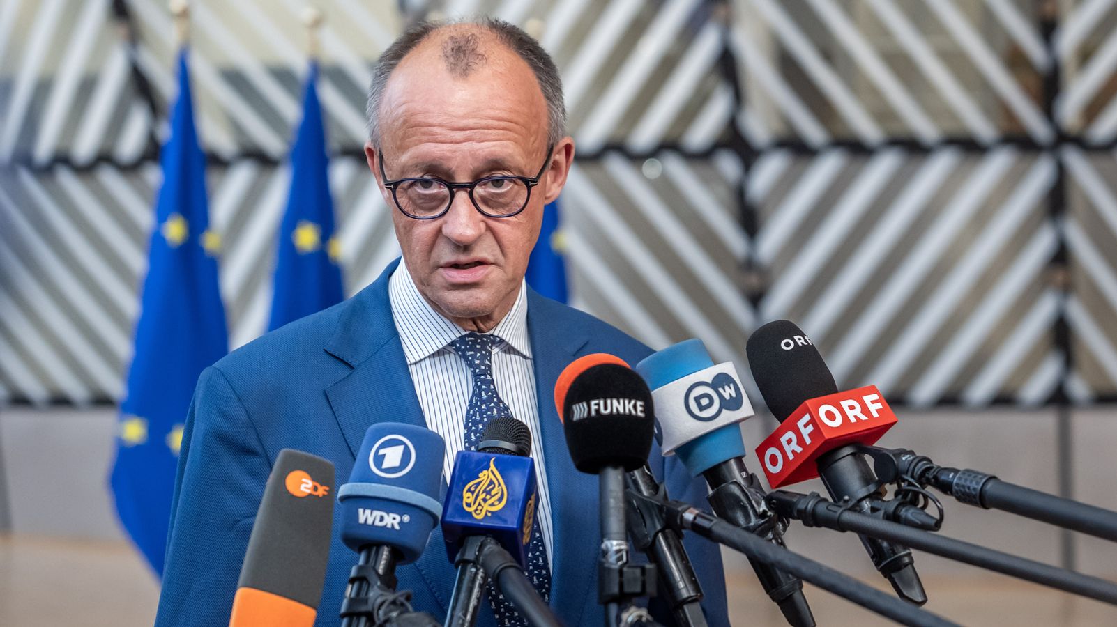 Nahost-Ticker: Merz will "in Ruhe" über Hormus-Einsatz beraten | BR24