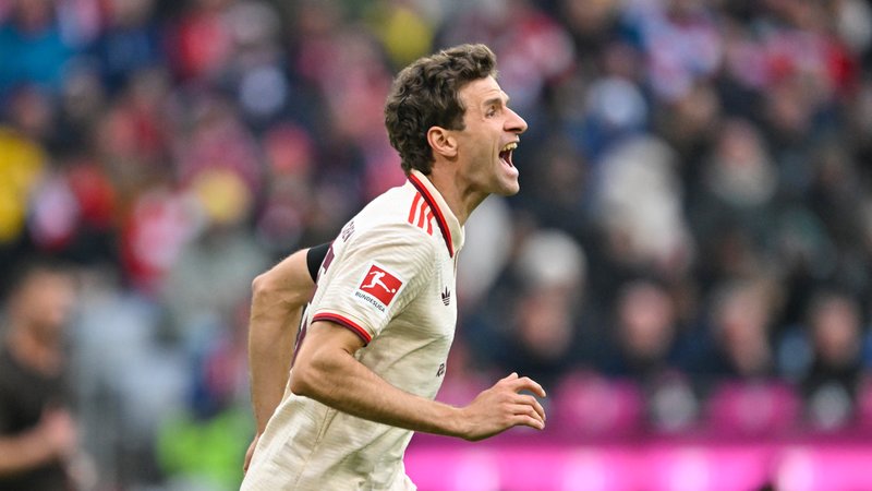 Thomas Müller im Trikot des FC Bayern | Bild: picture alliance/dpa | Peter Kneffel Thomas Müller im Trikot des FC Bayern