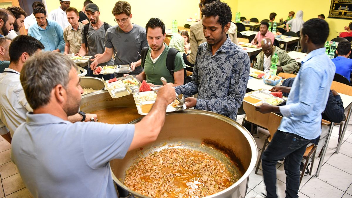 Fastenmonat Der Muslime Ramadan In Zeiten Von Corona Br24