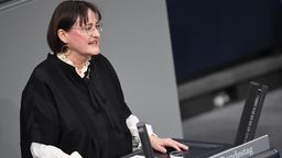 Martina Renner (Die Linke) bei einer Rede im Bundestag | Bild:dpa-Bildfunk/Serhat Kocak