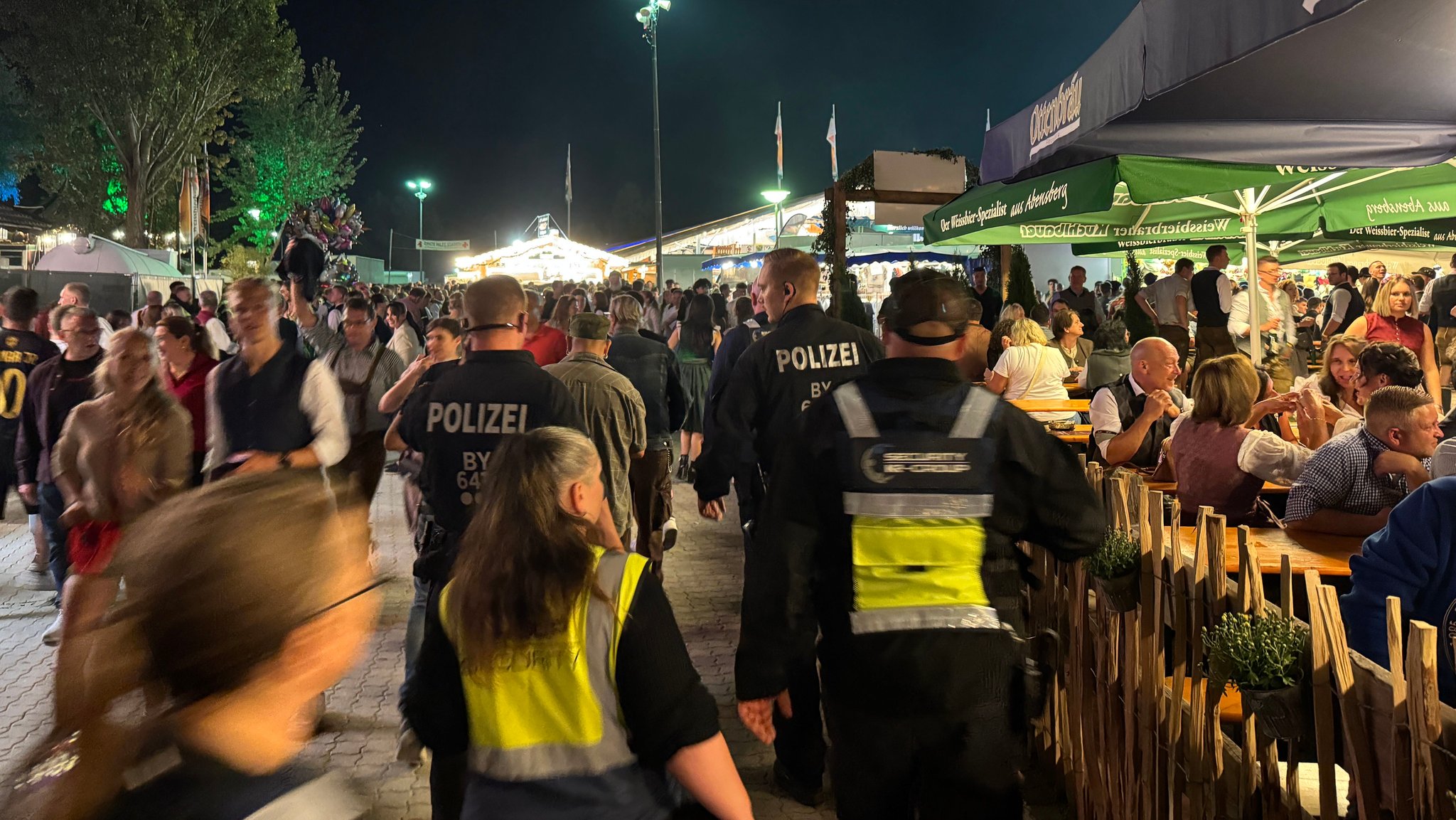 Warnung vor schwerem Unwetter: Polizei räumt Gillamoos
