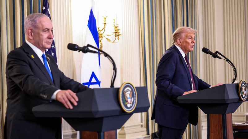 Netanjahu (l.) und Trump bei der Pressekonferenz im Weißen Haus | Bild: REUTERS/Kevin Lamarque Netanjahu (l.) und Trump bei der Pressekonferenz im Weißen Haus