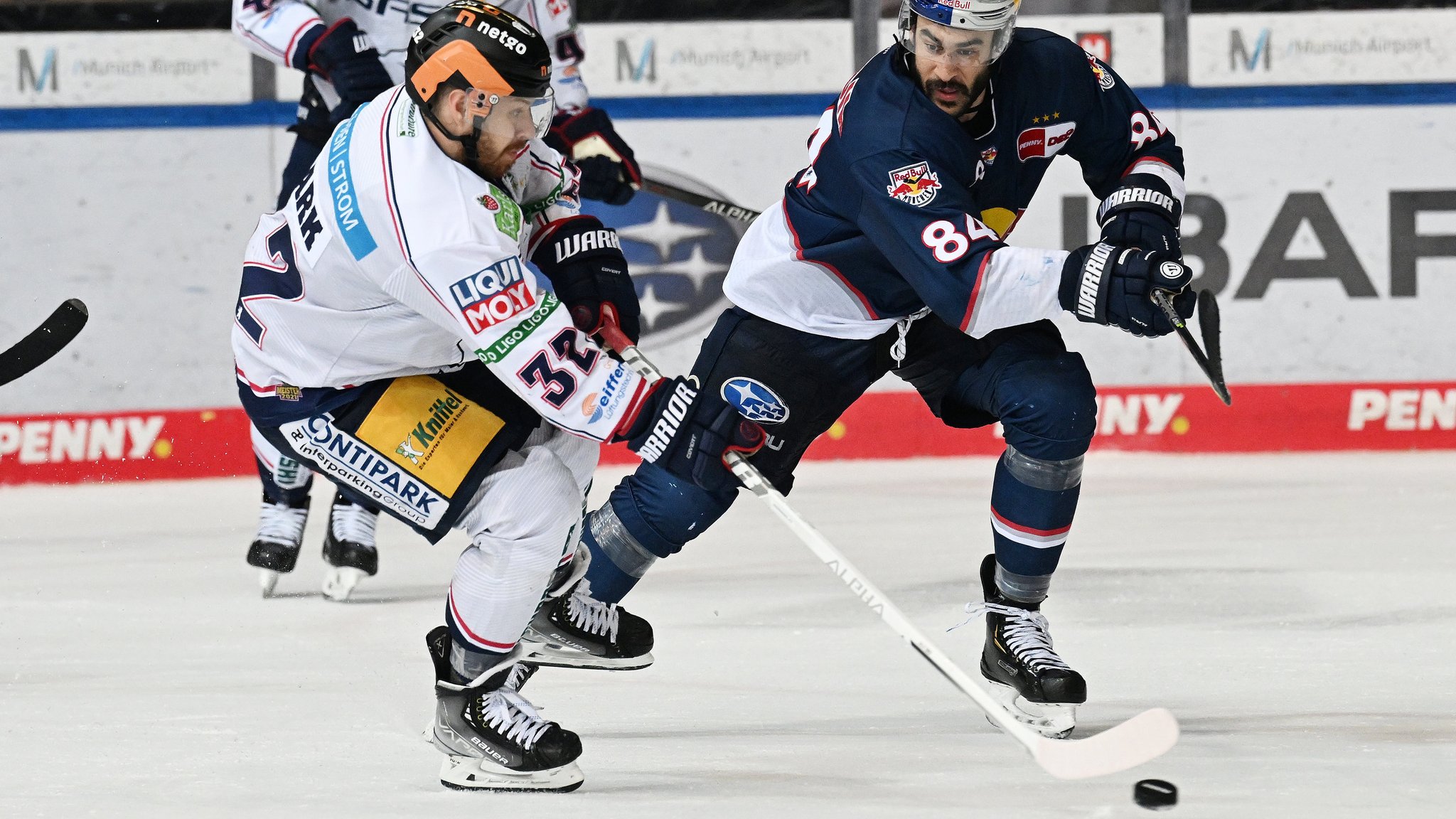 Spielszene EHC München - Eisbären Berlin