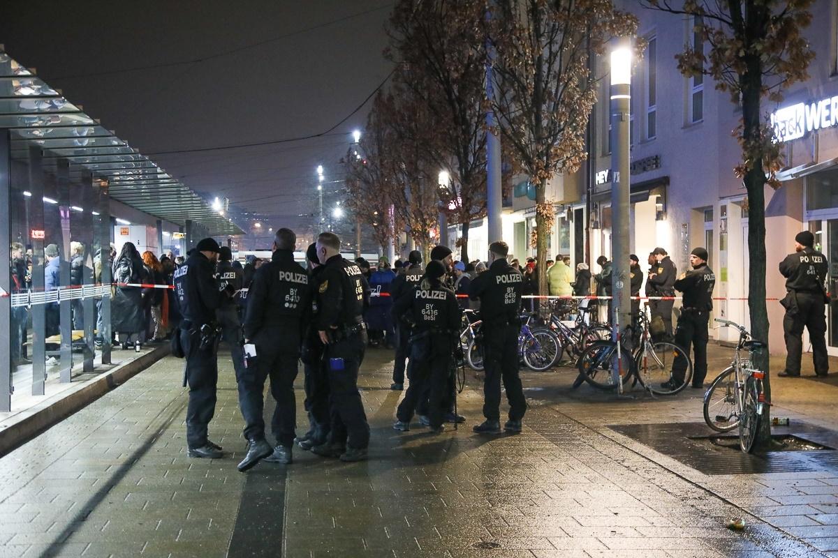 Gut 100 Polizisten waren an der Durchsuchung des Augsburger "City Club" beteiligt.