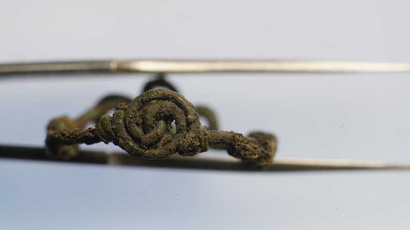 Ein keltischer Fingerring aus Bronzedraht - ein besonderes Schmuckstück der damaligen Zeit. | Bild: Phoinix Ein keltischer Fingerring aus Bronzedraht - ein besonderes Schmuckstück der damaligen Zeit.