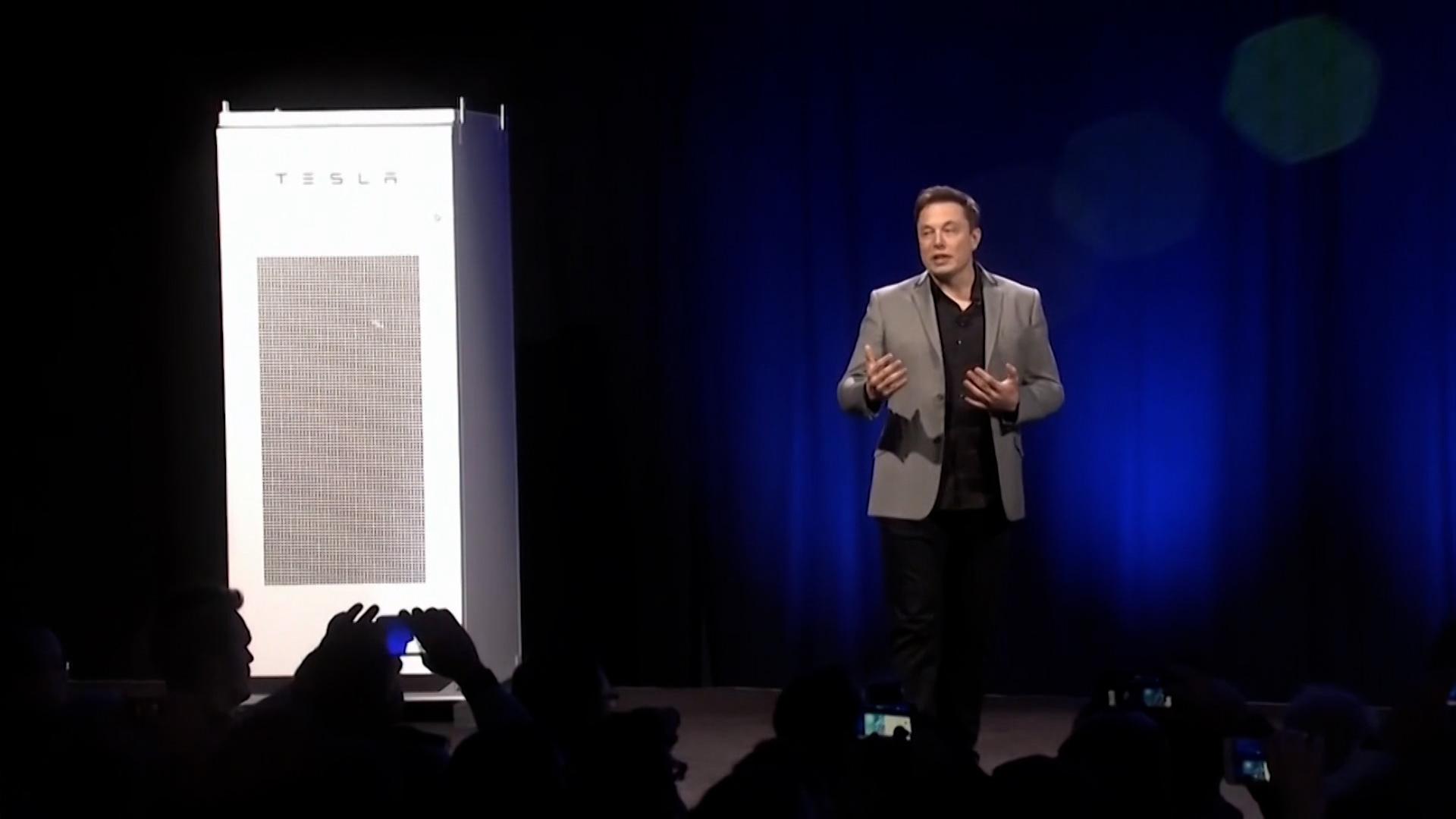 Tech-Milliardär Elon Musk will weniger Zeit in die Politik und mehr in sein Unternehmen Tesla stecken.