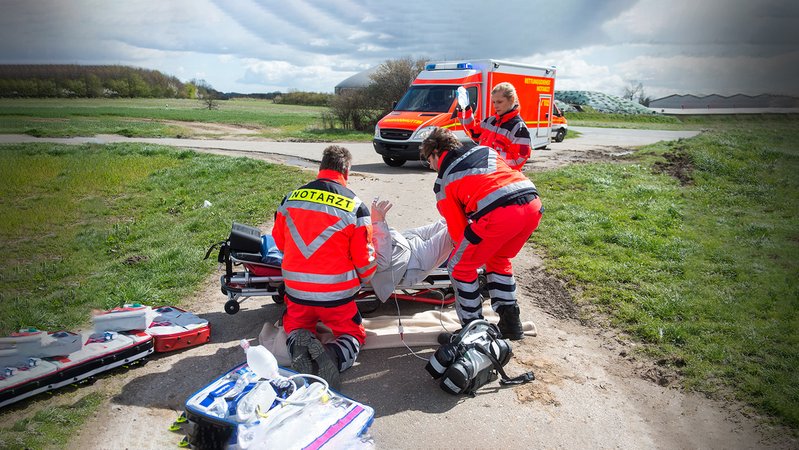 Ein Rettungsdienst im Einsatz | Bild: BR Ein Rettungsdienst im Einsatz