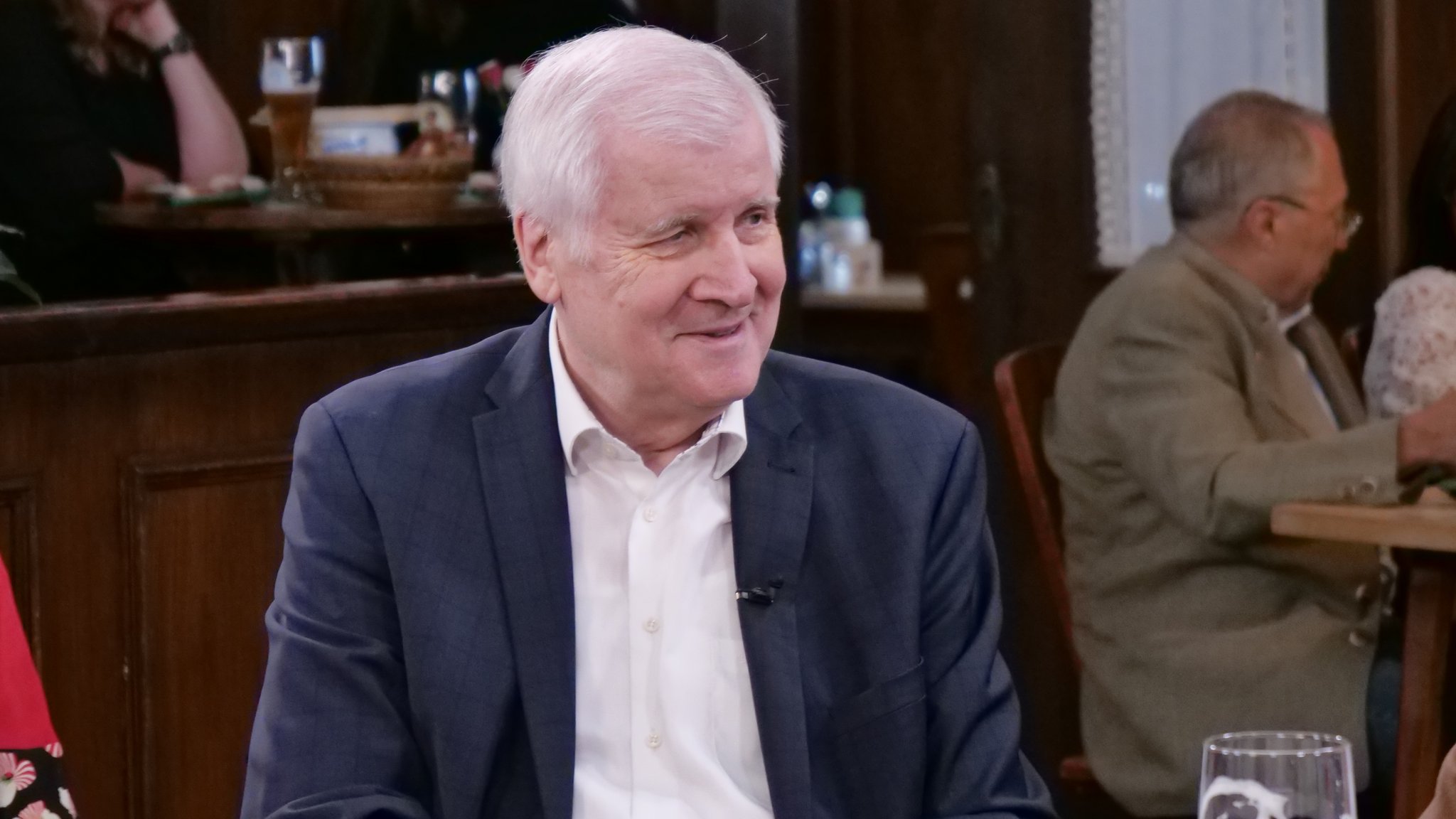 11.10.2026: Horst Seehofer, ehem. Bayerischer Ministerpräsident, CSU zu Gast beim Sonntags-Stammtisch | Bild: Andreas Schroll/BR 11.10.2026: Horst Seehofer, ehem. Bayerischer Ministerpräsident, CSU zu Gast beim Sonntags-Stammtisch