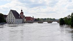 Lage in Regensburg angespannt (4.6.2024)  | Bild:picture alliance / Panama Pictures | Dwi Anoraganingrum
