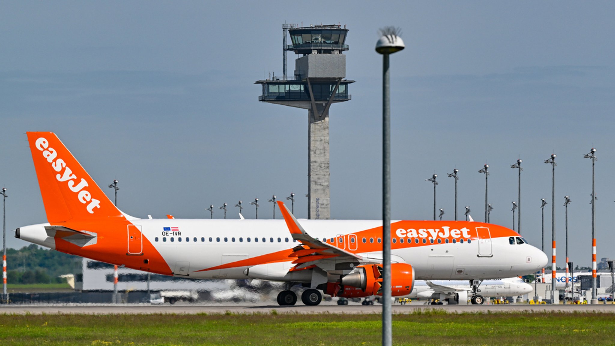 Ein Flieger von Easy-jet (Symbolbild) 