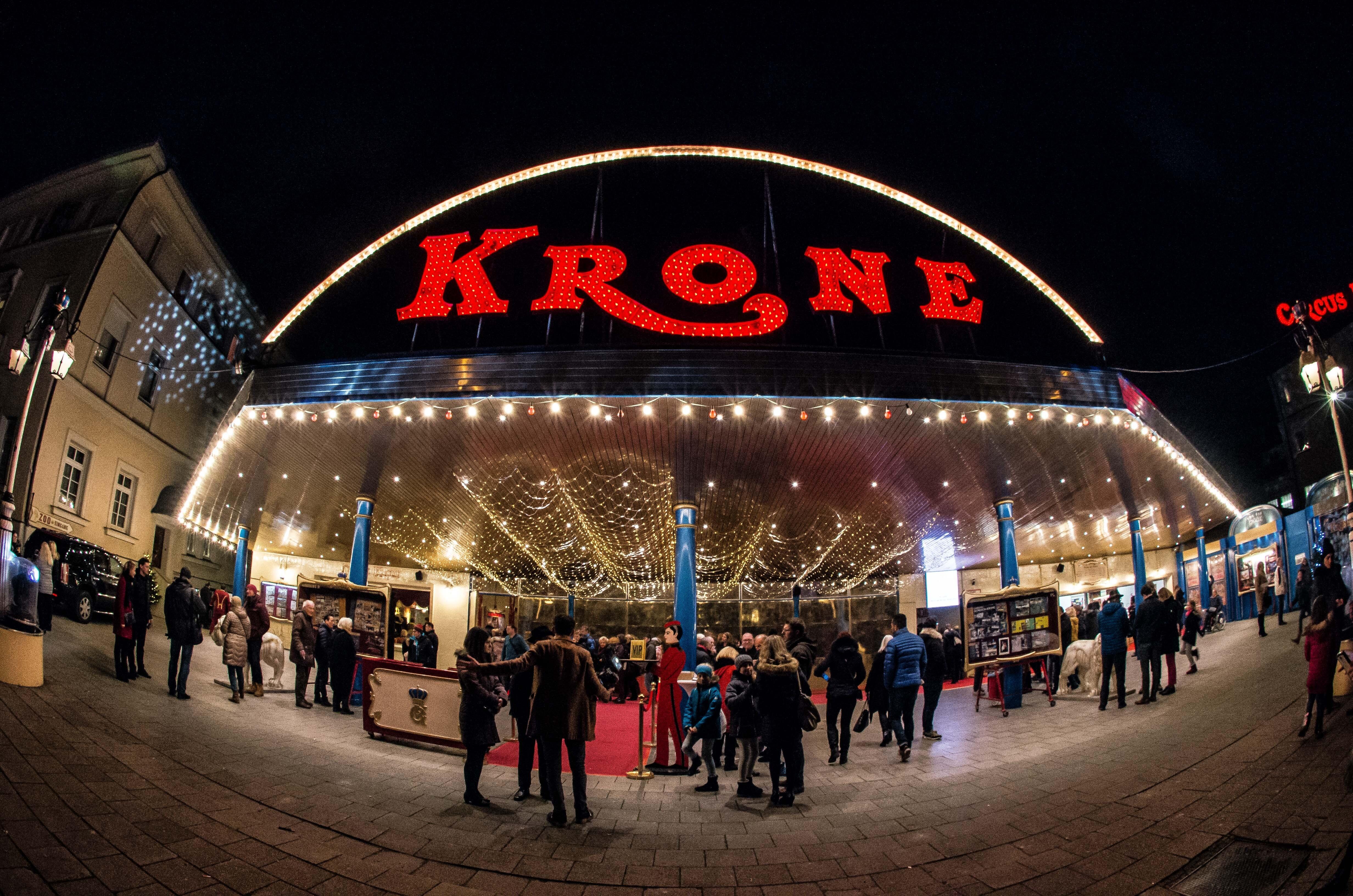 Der Eingang des Circus Krone im Dezember 2018.
