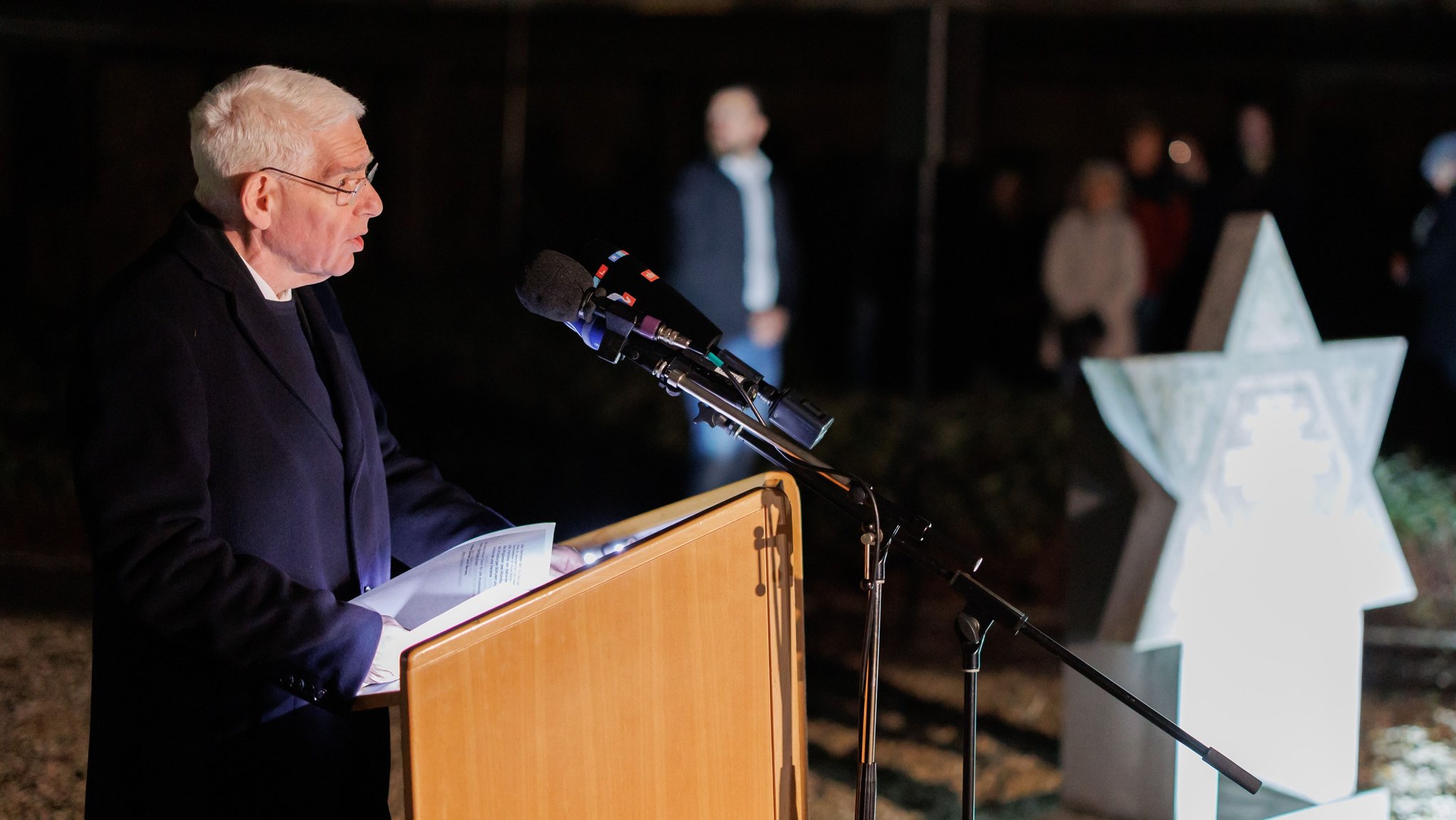 Josef Schuster, Präsident des Zentralrats der Juden in Deutschland, spricht während einer Gedenkveranstaltung 