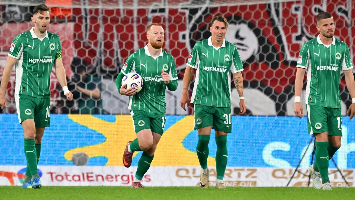 Pleite nach Traum-Freistoß: Fürth in Relegation im Hintertreffen