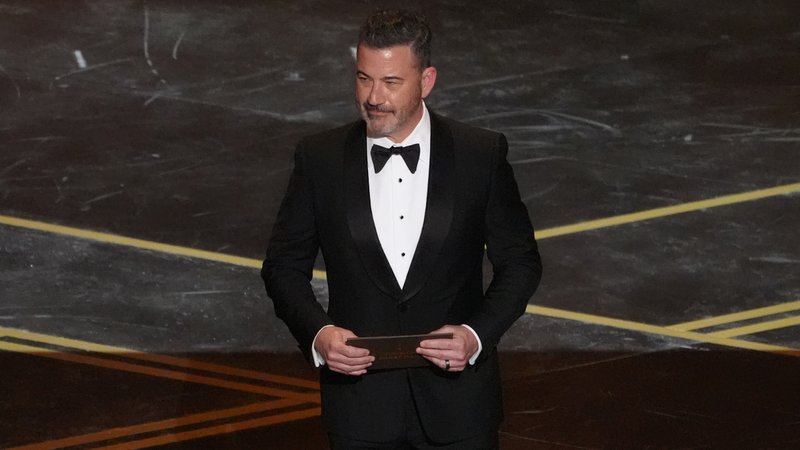 Jimmy Kimmel teilte gegen Donald Trump aus. | Bild: picture alliance / Chris Pizzello/Invision/AP | Chris Pizzello Jimmy Kimmel teilte gegen Donald Trump aus.