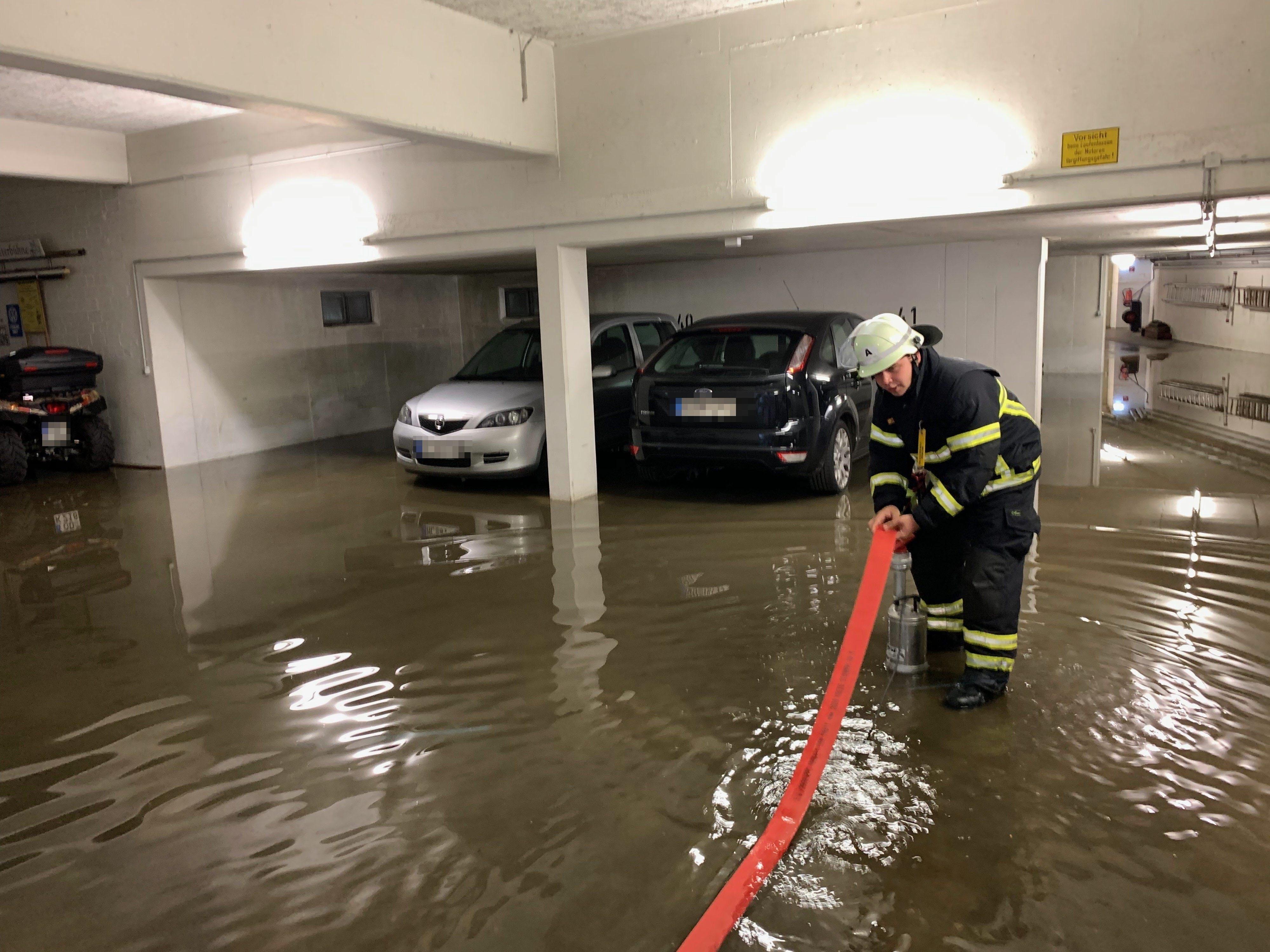 Symbolbild überflutete Tiefgarage