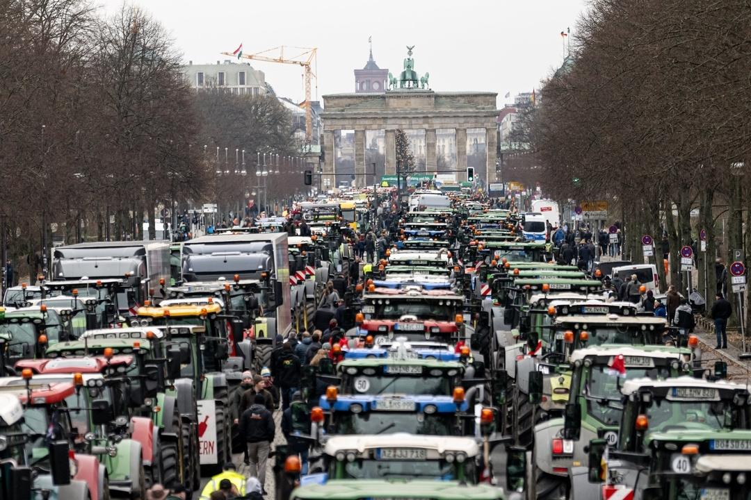 18.12.2023: Mit rund 3.000 Treckern protestieren Bäuerinnen und Bauern in die Hauptstadt Berlin.
