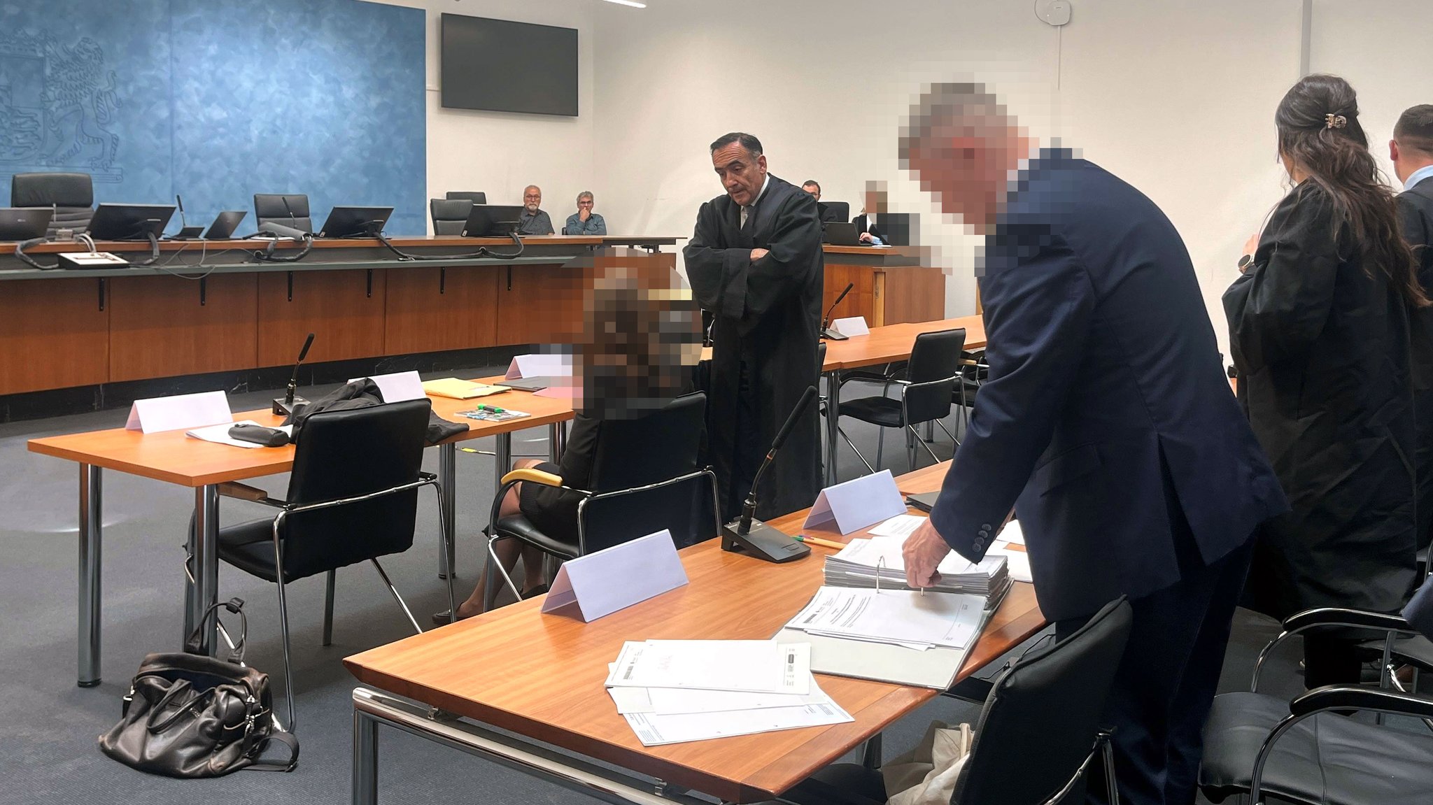 Die nun verurteilte Frau vor dem Landgericht Hof. | Bild: BR / Annerose Zuber Die nun verurteilte Frau vor dem Landgericht Hof.