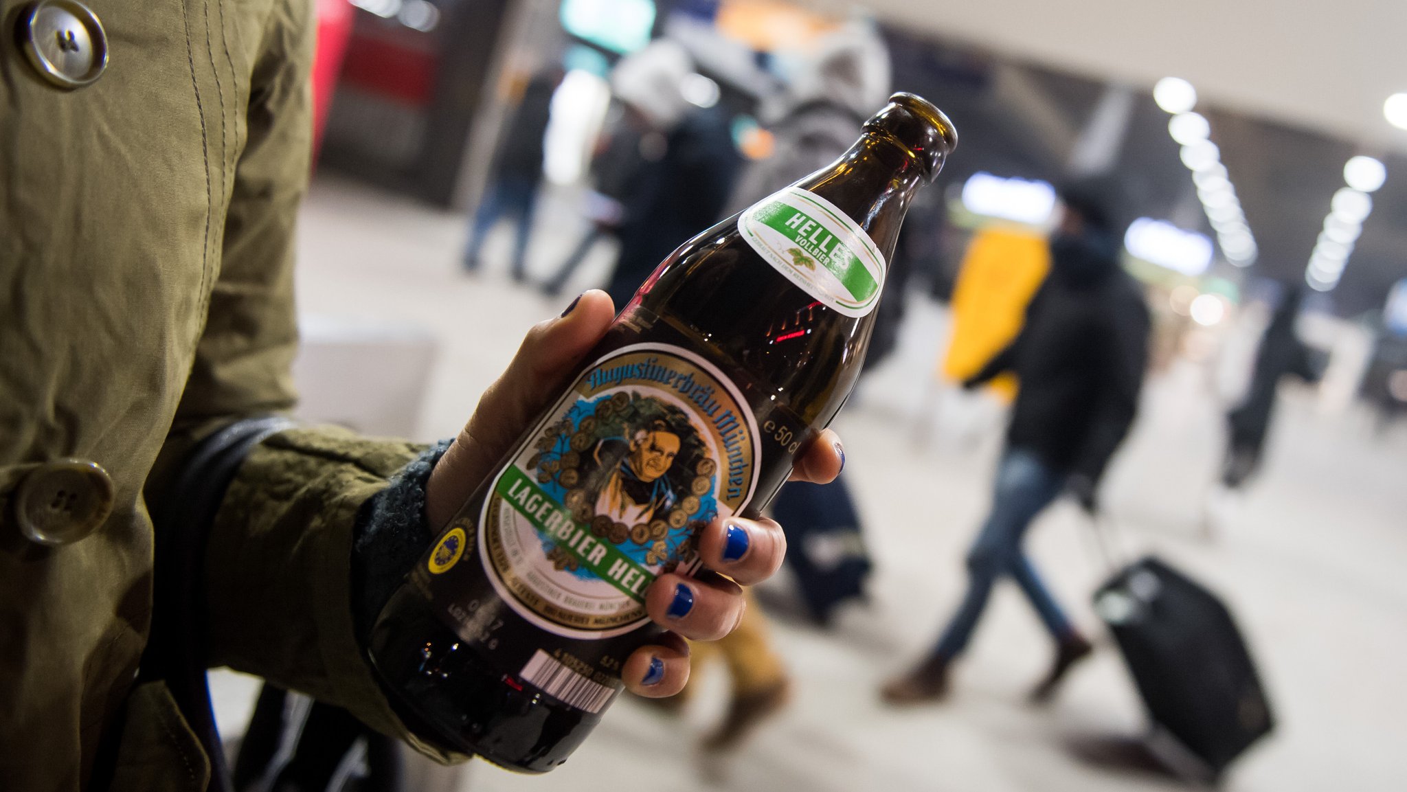 "Greifen hart durch": Bahn verbietet Alkohol an allen Bahnhöfen