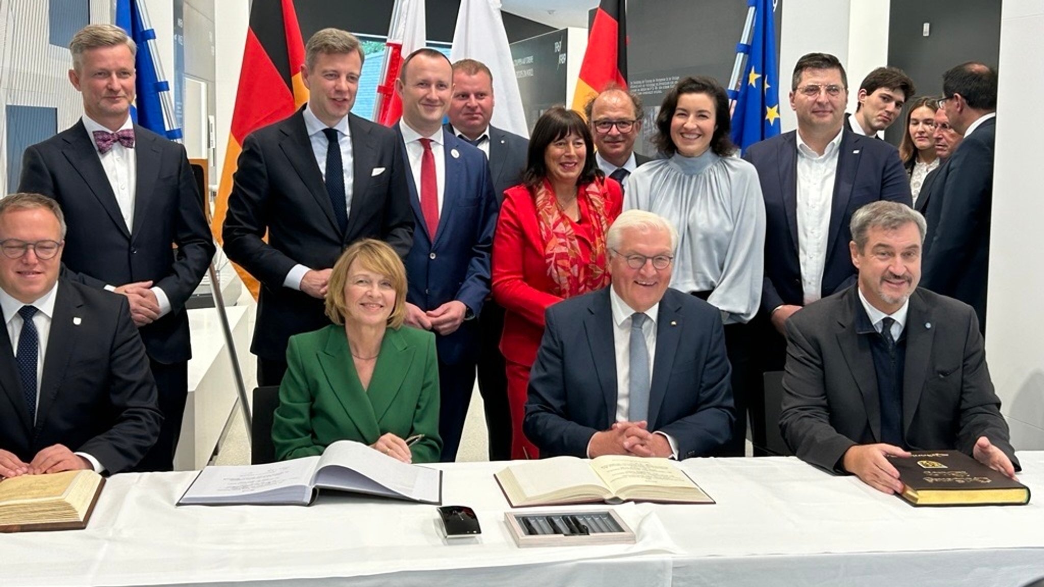 Auch Bundespräsident Frank-Walter Steinmeier ist für die Einweihung des Museumsneubaus nach Mödlareuth angereist.