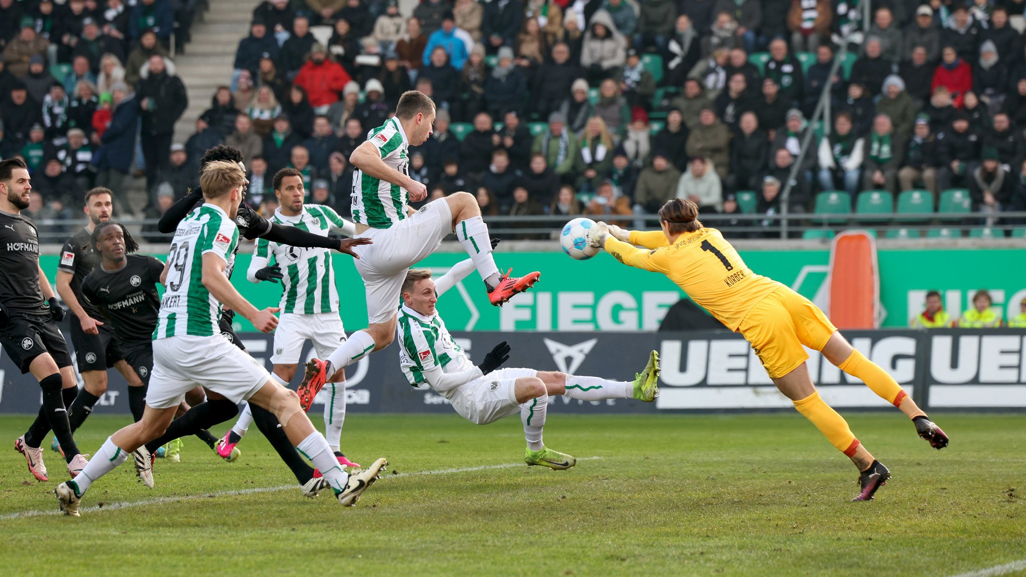 Spielszene Preußen Münster - SpVgg Greuther Fürth