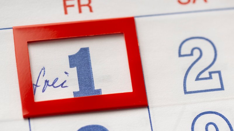 Vier-Tage-Woche (Symbolbild) | Bild: dpa-Bildfunk/Hendrik Schmidt Vier-Tage-Woche (Symbolbild)