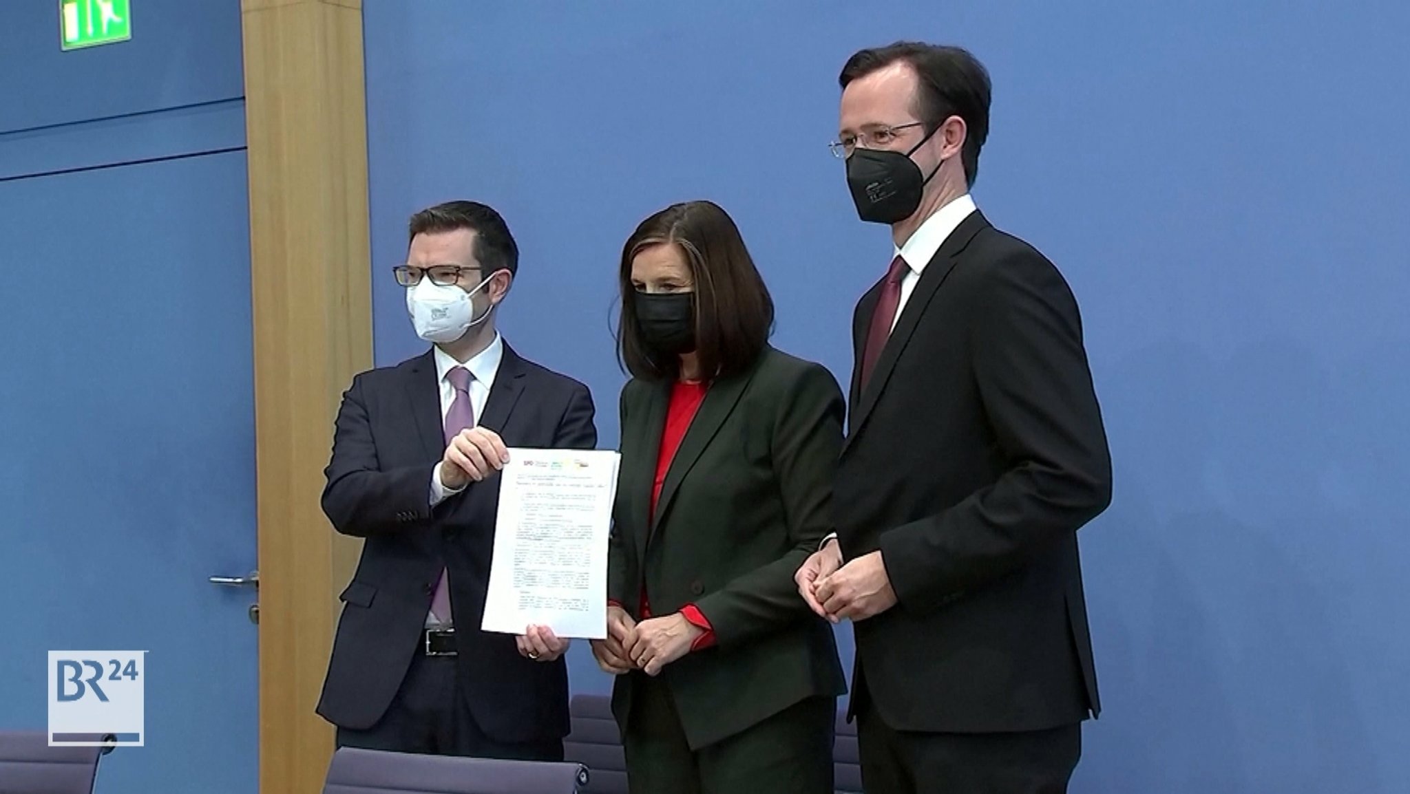 Dirk Wiese (r), stellvertretender SPD-Fraktionsvorsitzender, Katrin Göring-Eckardt (Grüne, M), und Marco Buschmann (FDP)