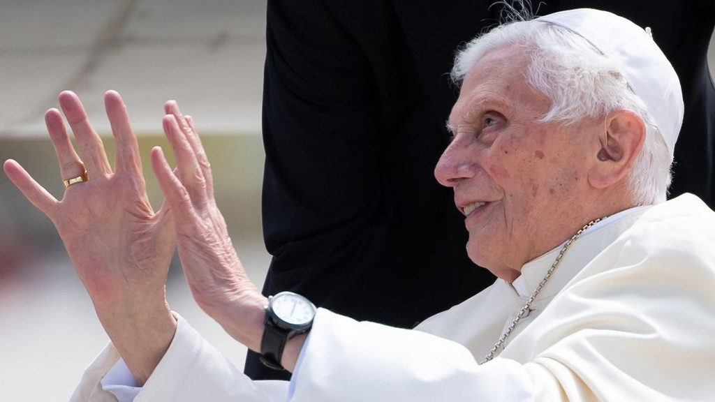 Der emeritierte Papst Benedikt XVI. | Bild: dpa-Bildfunk/Sven Hoppe Der emeritierte Papst Benedikt XVI.