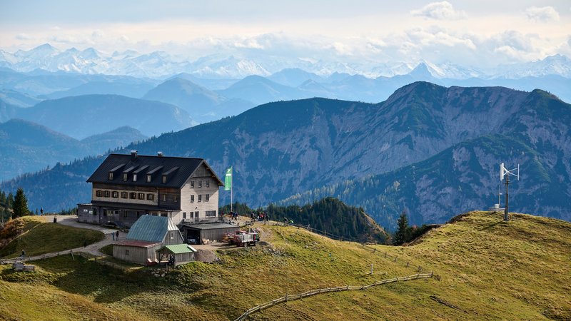 Kaum ein Jahr nach dem letzten Pächterwechsel gibt es wieder eine Führungskrise am Rotwandhaus im Mangfallgebirge. | Bild: picture alliance / Hermann Dobler Kaum ein Jahr nach dem letzten Pächterwechsel gibt es wieder eine Führungskrise am Rotwandhaus im Mangfallgebirge.