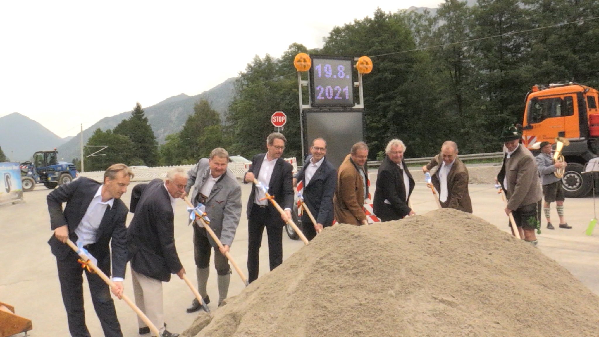 Spatenstich für den Auerbergtunnel