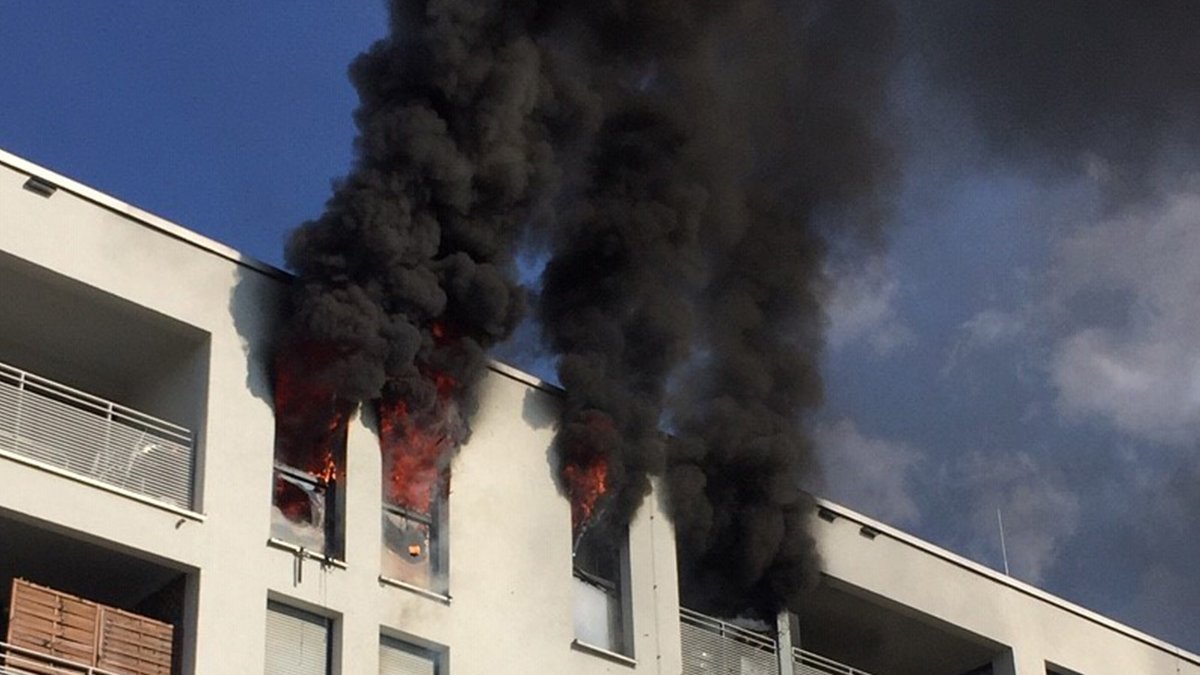 75-Jähriger stirbt bei Brand in Mehrfamilienhaus in Obersendling
