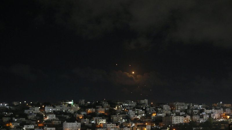 Iranische Raketen nahe Jerusalem zu sehen | Bild: Wisam Hashlamoun / Anadolu Iranische Raketen nahe Jerusalem zu sehen