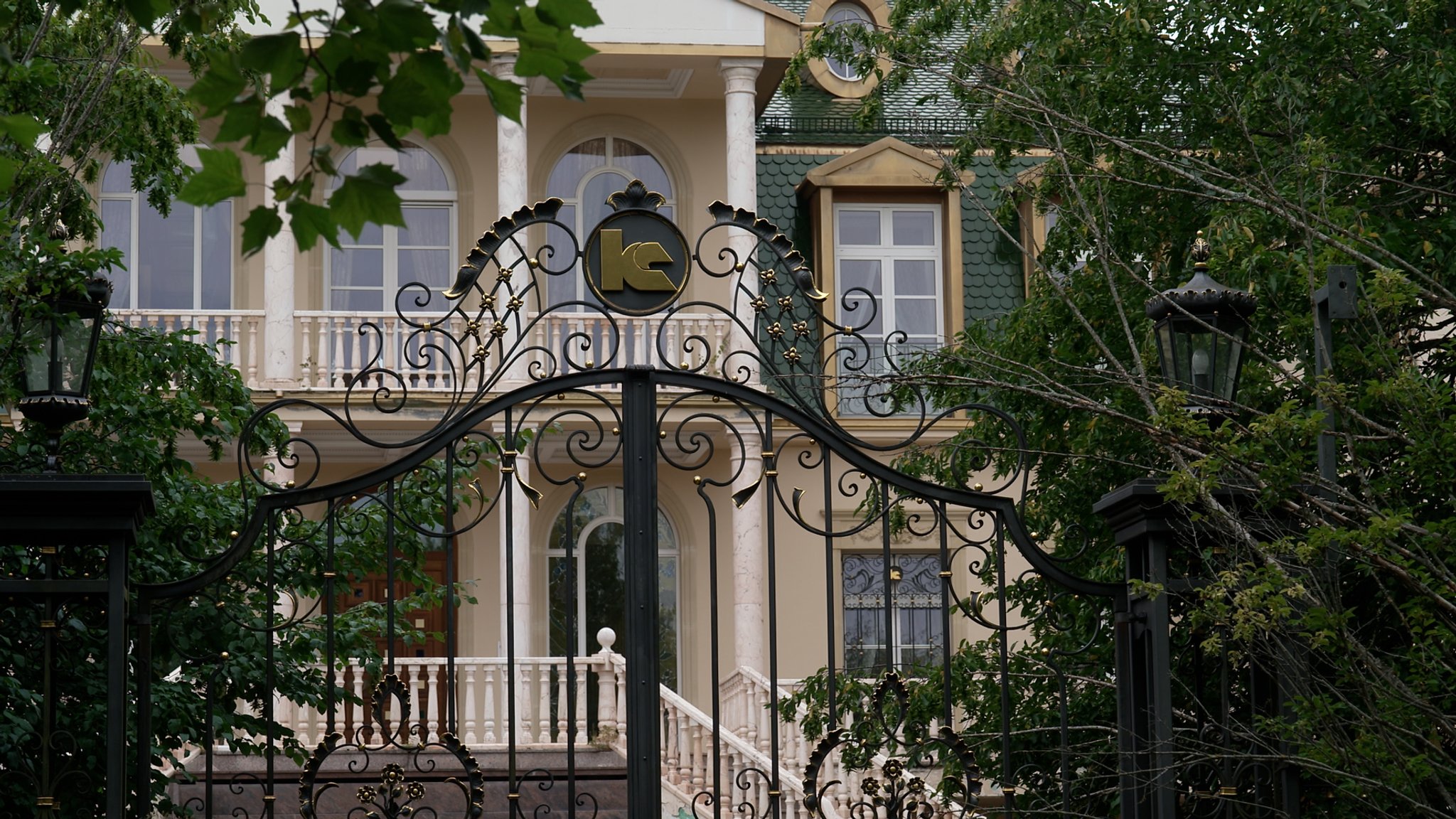 Das Kago-Schloss im Landkreis Neumarkt könnte bald wieder unter den Hammer kommen.