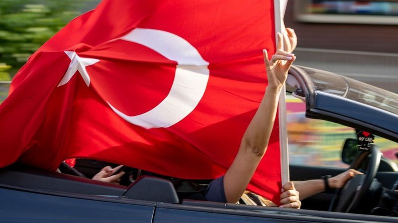Autokorso nach Stichwahl um das Präsidentenamt in der Türkei
