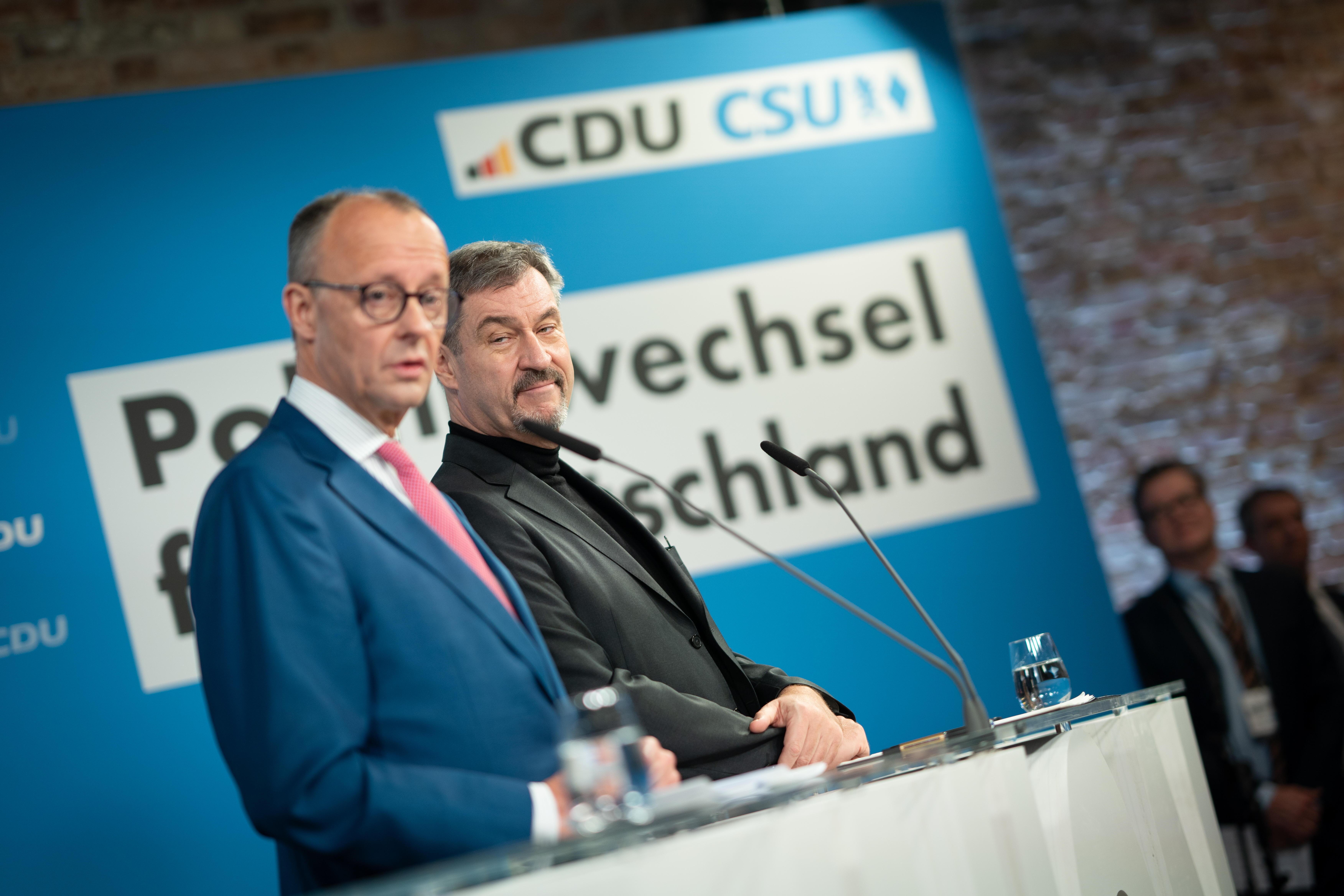 Der CDU-Parteivorsitzende und Kanzlerkandidat Friedrich Merz mit dem CSU-Parteivorsitzenden und Ministerpräsidenten Markus Söder