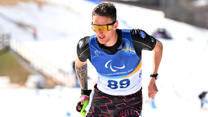Marco Maier im Rennen mit kurzer Hose | Bild: picture alliance/dpa | Martin Schutt Marco Maier im Rennen mit kurzer Hose
