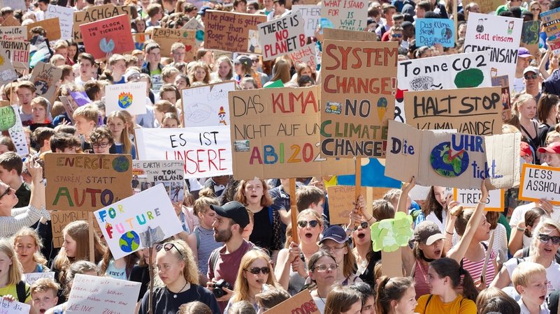 Klima-Demonstration Fridays for Future auf dem Gänsemarkt in Hamburg (14.06.2019)