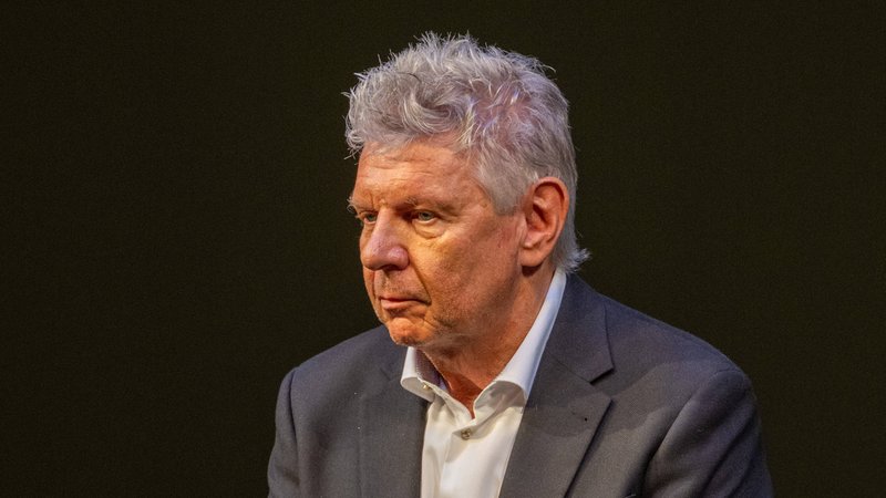 (Archivbild) Münchens Oberbürgermeister Dieter Reiter (SPD) im in Hemd und Anzug im Profil. Mit einem Zitat aus einem Kabarettstück hat sich Münchens OB kurz vor der Kommunalwahl weiteren Ärger eingehandelt. | Bild: picture alliance / SZ Photo | Catherina Hess (Archivbild) Münchens Oberbürgermeister Dieter Reiter (SPD) im in Hemd und Anzug im Profil. Mit einem Zitat aus einem Kabarettstück hat sich Münchens OB kurz vor der Kommunalwahl weiteren Ärger eingehandelt.