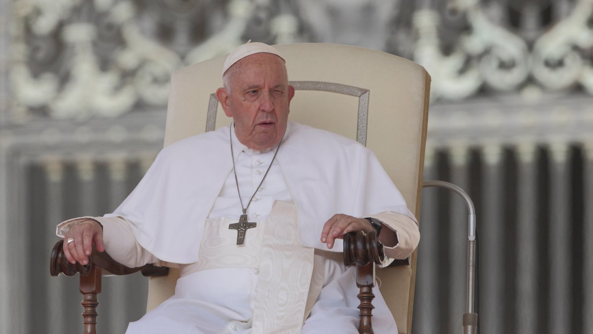Papst Franziskus erneut für Untersuchungen im Krankenhaus