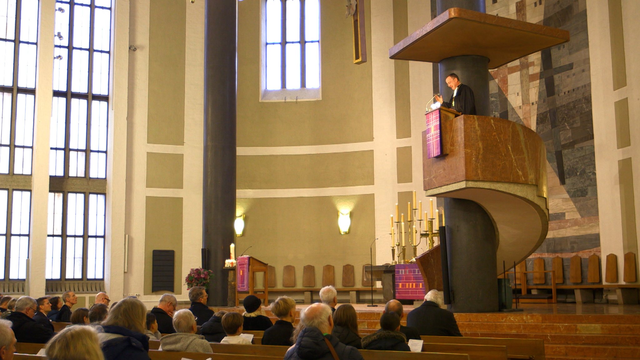 Landesbischof Kopp predigt in der Münchner St. Matthäus-Kirche 